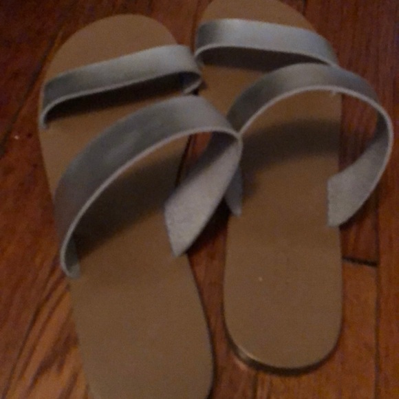 *****Donated to Charity****EUC JCREW silver slides - Picture 2 of 4